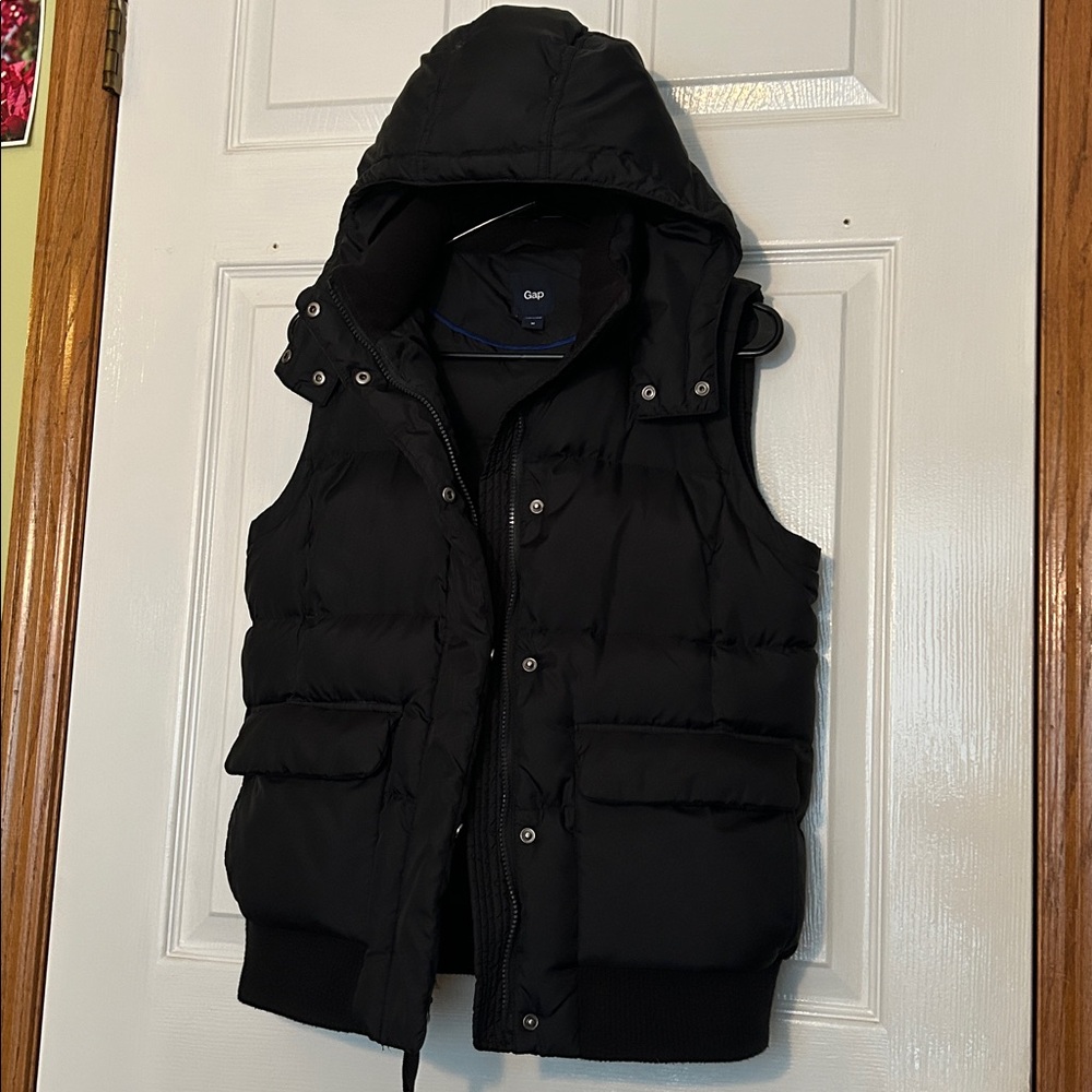 GAP Women’s Black Puffer Vest with detachable hood